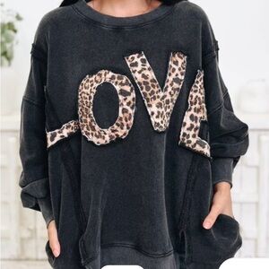 Blue velvet Black Sweatshirt with Leopard Print 'LOVE'